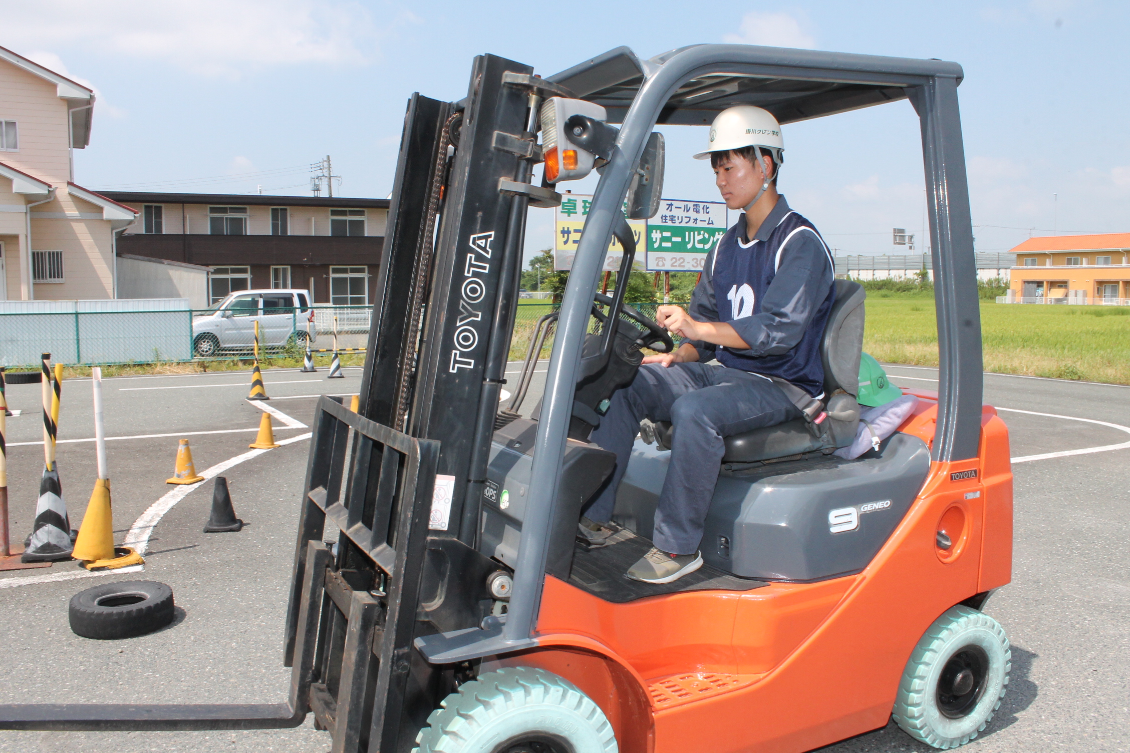 卒業生の声 静岡県掛川市の教習所 掛川クレーン学校 静岡県掛川市 クレーン フォークリフトなどの免許取得に